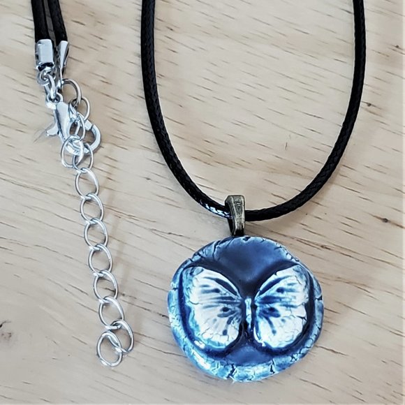 Handmade Ceramic Persian Blue Butterfly Pendant Necklace - Picture 4 of 10